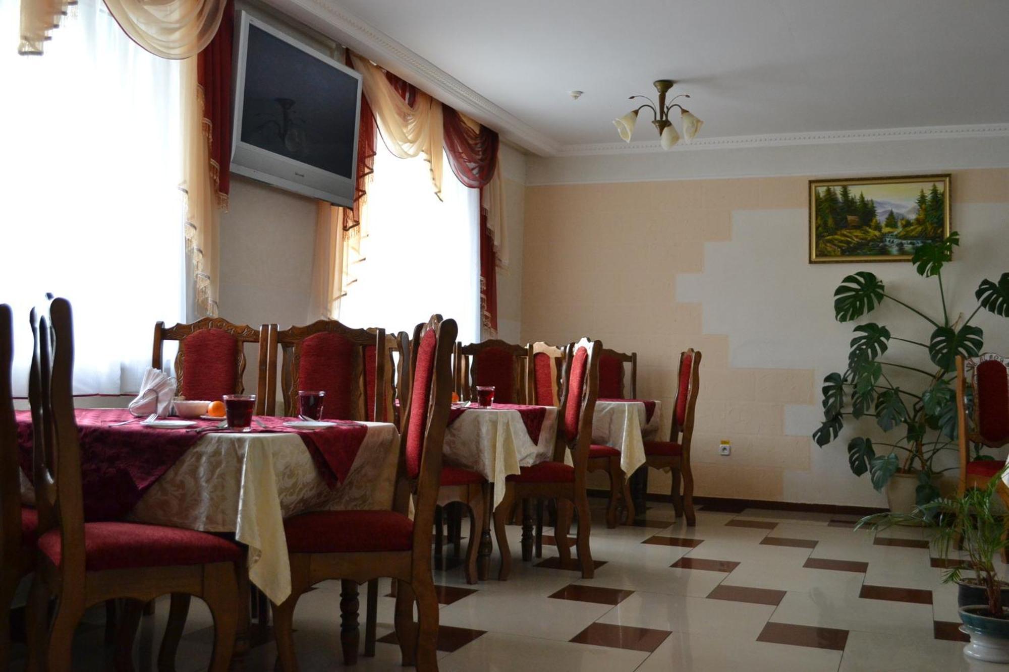 Lileya Hotel Polyana  Esterno foto