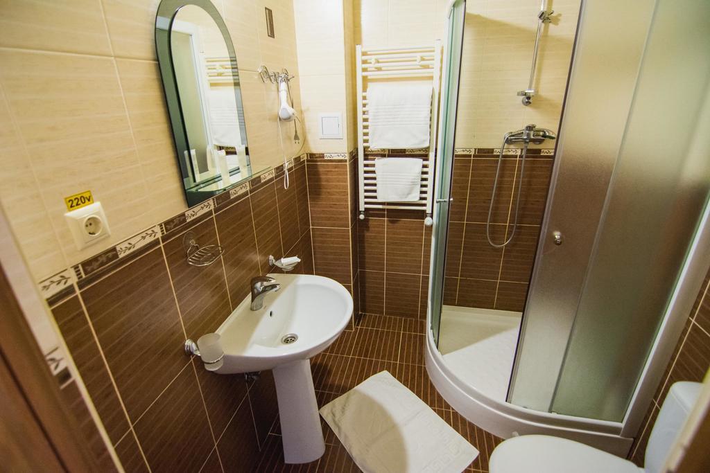 Lileya Hotel Polyana  Esterno foto